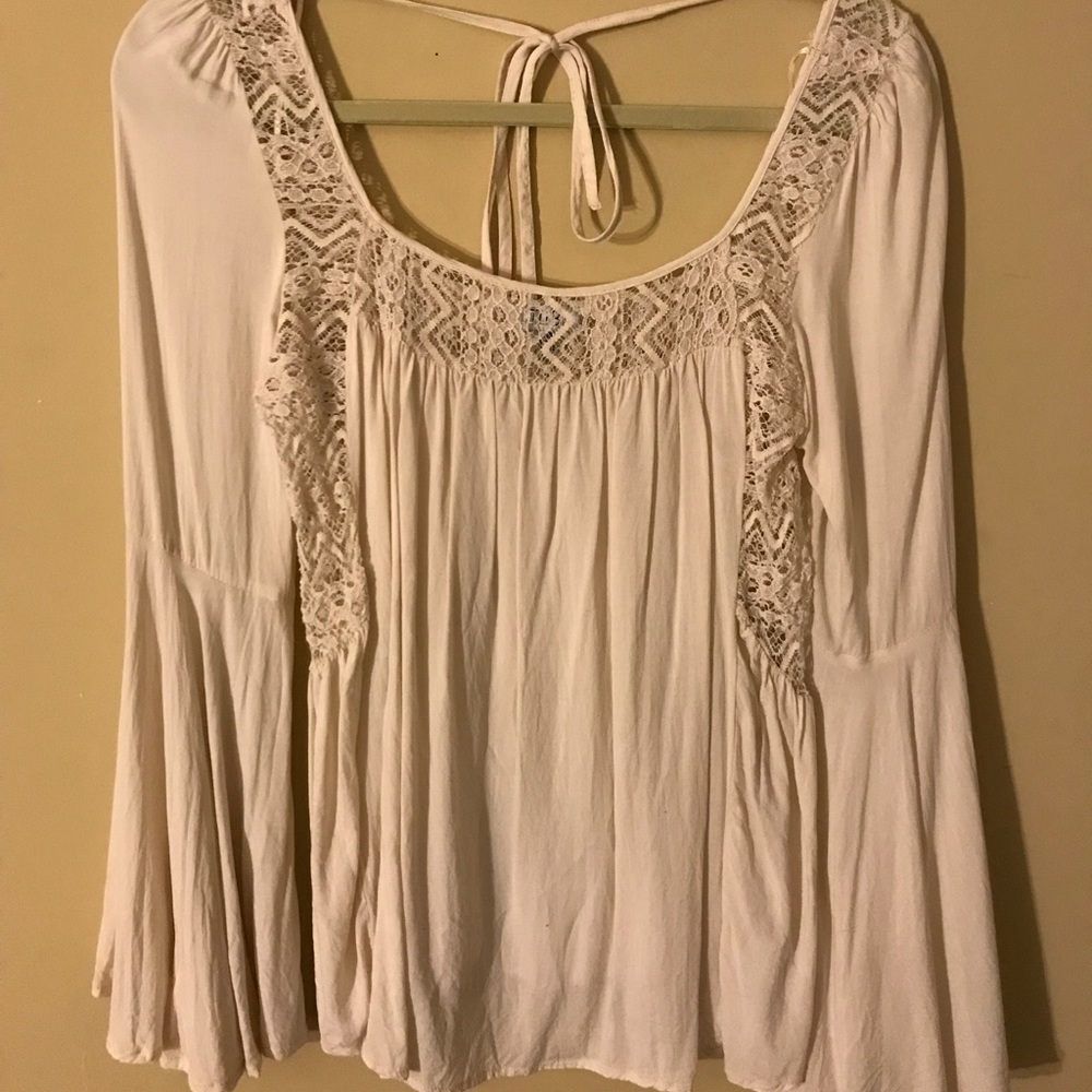 Flowy lace Tobi blouse